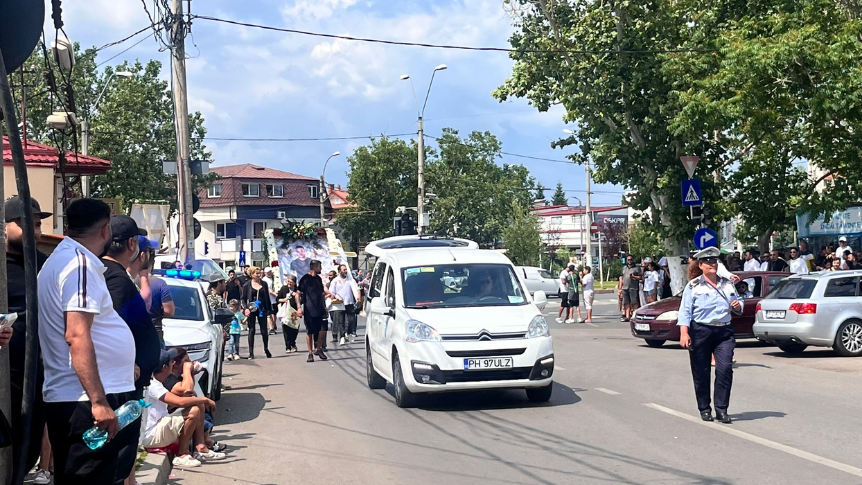 Ciprian Pian, condus pe ultimul drum! Imaginile durerii în 100 de fotografii