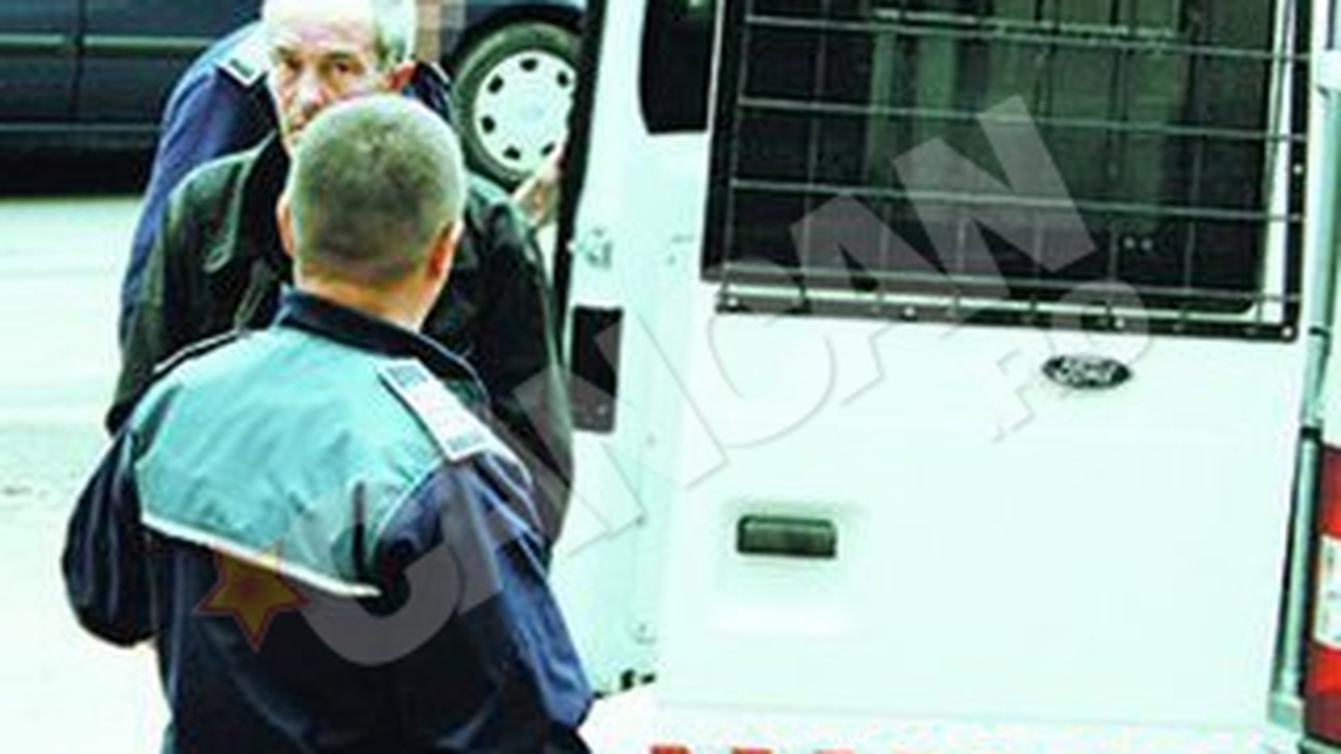 Si-a injunghiat de sapte ori rivalul in dragoste