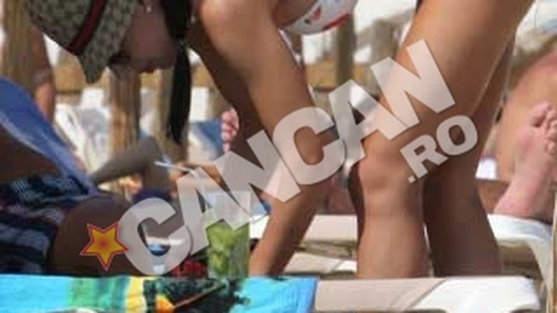 Ramona Lazuran si-a iesit complet din forma! Si-a umflat colacul si a iesit la plaja