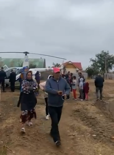 Primarul dintr-o localitate din Dolj, dus la nuntă cu elicopterul. „Barem dacă oi pica, să pic, dă-mă dreacu”