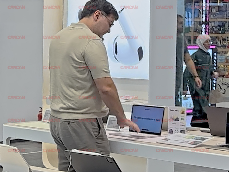 S-a uitat la mai multe produse, dar a plecat acasă cu mâna goală
