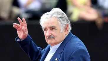 Cel mai sarac presedinte din lume, nominalizat la premiul Nobel pentru pace! Jose Mujica isi doneaza salariul si creste maidanezi