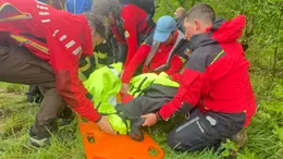 Noi imagini emoționante cu momentul în care copilul de 5 ani din Sibiu a fost salvat! Primul lucru pe care l-a făcut micuțul Alex