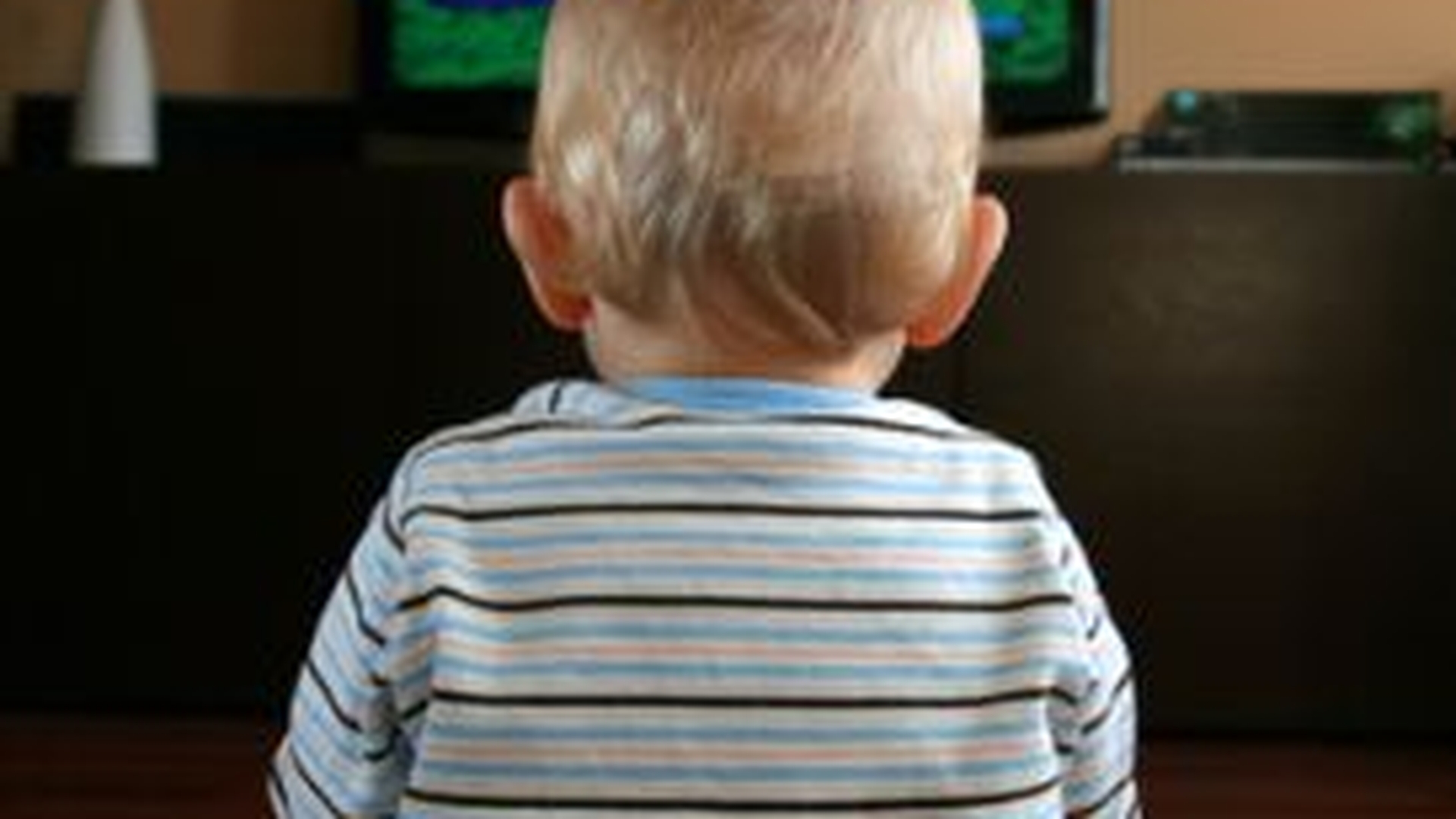 Dependenta de televizor are efecte catastrofale asupra copiilor