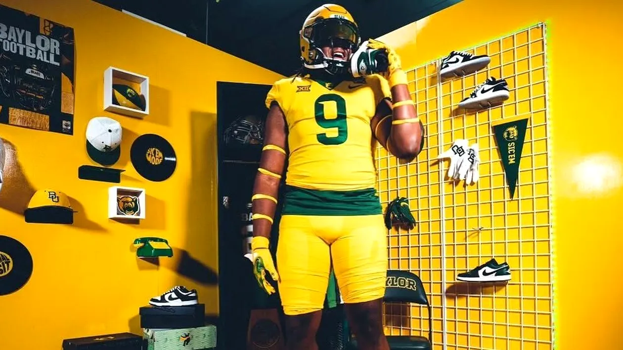 Un promițător jucător de fotbal a murit la numai 18 ani. Ce spun autoritățile