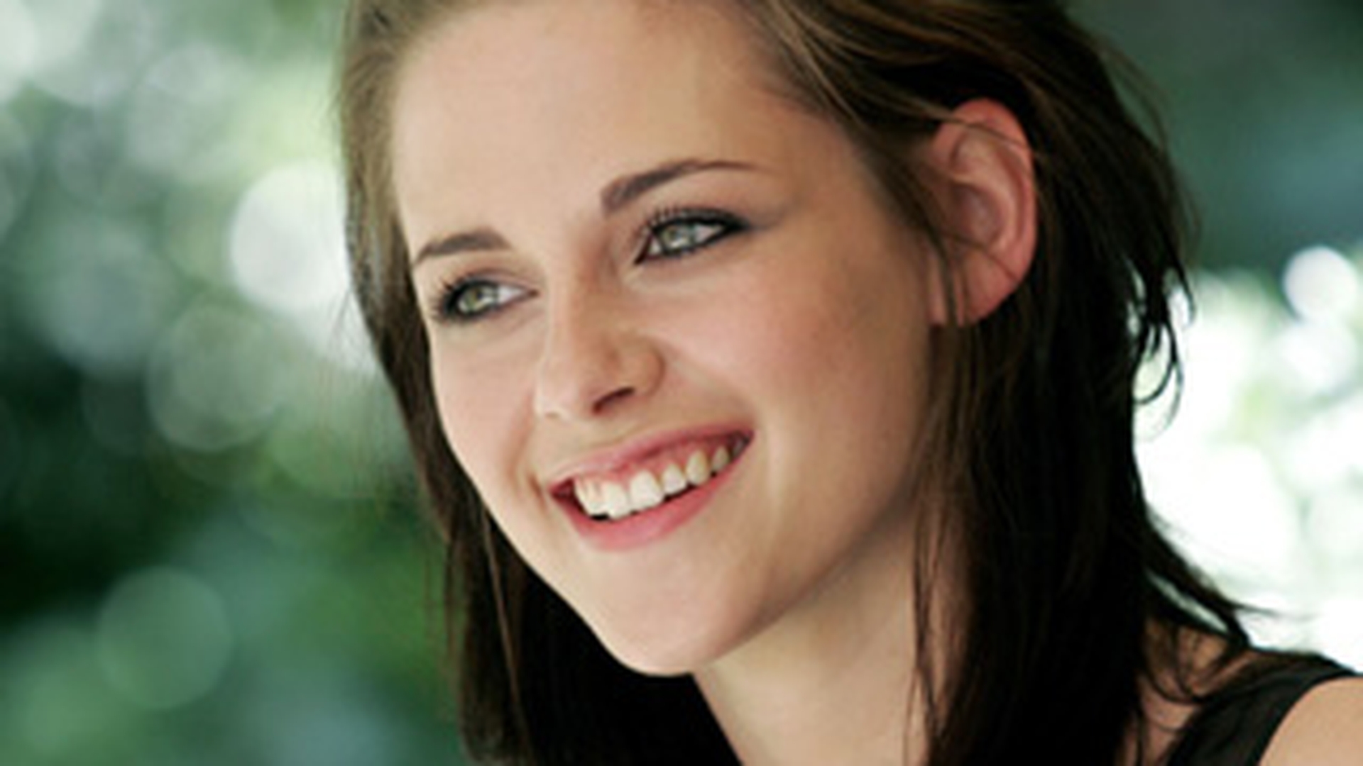 Kristen Stewart s-a saturat de viata ei perfecta! "Vreau ca ceva sa ma distruga!"