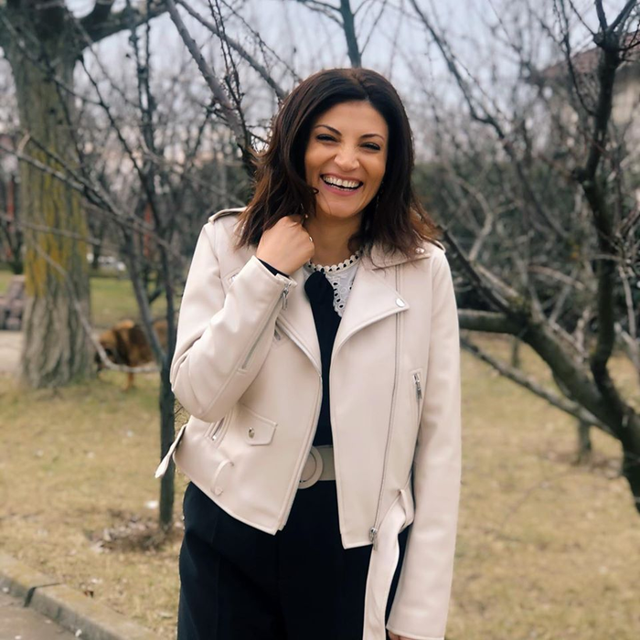 O recunoști? Poza e de acum 25 de ani. Vedeta a divorțat și…