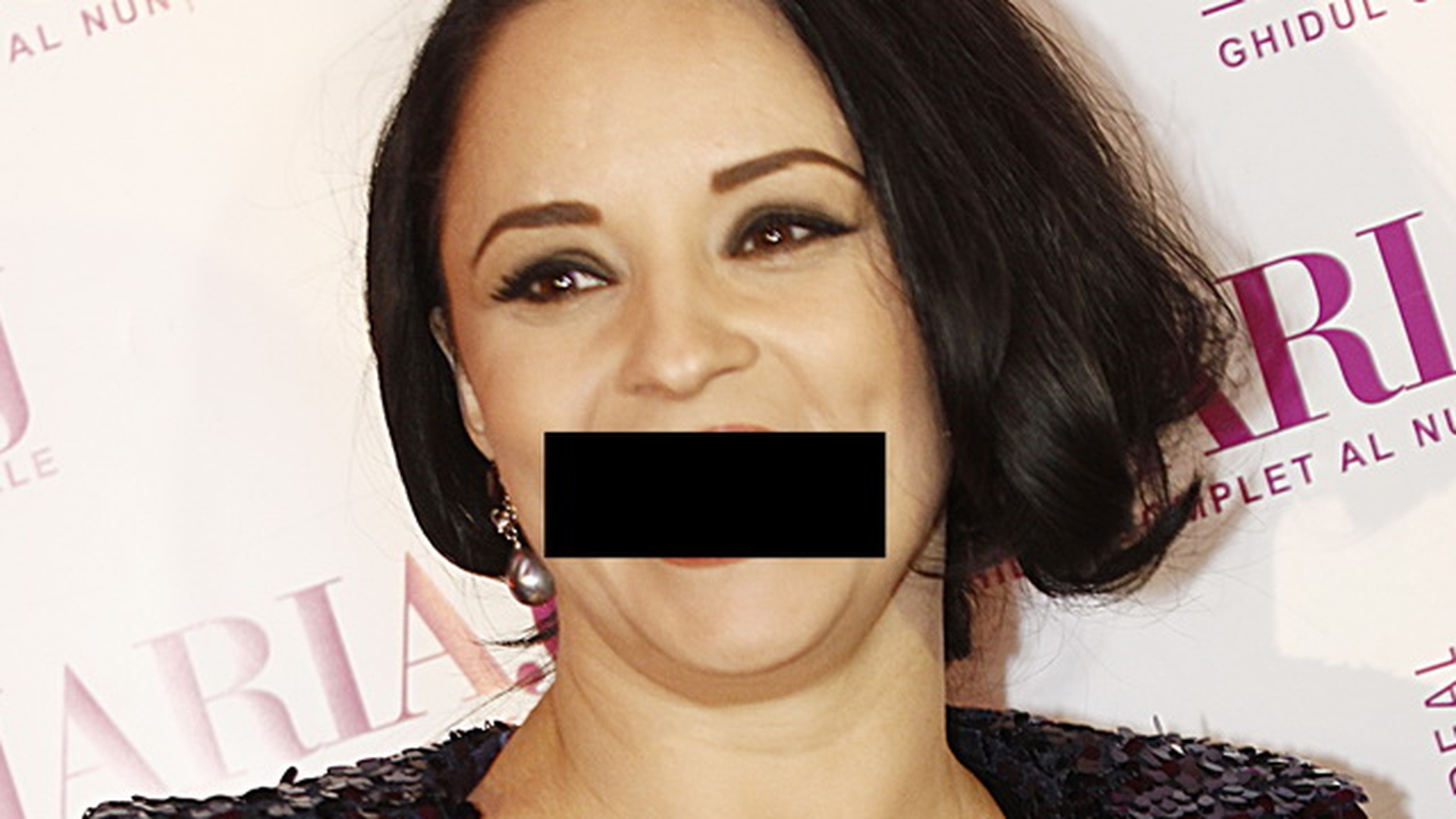 Razbunarea Photoshop-ului! Cum ar arata Andreea Marin, Antonia sau Inna fara dinti! Atentie, imagini HORROR!