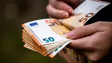 Scenariu sumbru pentru români! Ce se întâmplă cu moneda euro, de la 1 ianuarie 2026