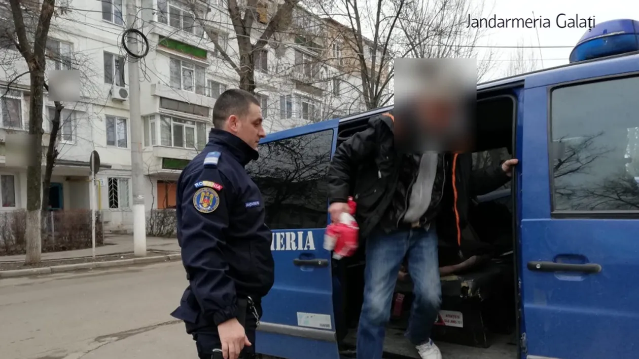 Gest șocant al unui gălățean. Totul s-a petrecut într-un tramvai, iar jandarmii l-au amendat cu 1000 de lei