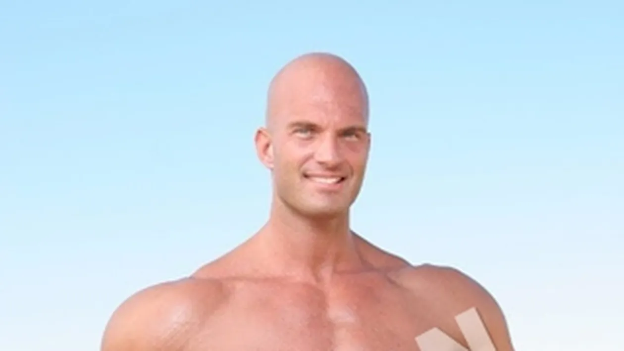 Incredibil! Uite in ce hal poate sa arate unul dintre dulaii lui Lady Gaga - Omul e mai lat in spate decat Arcul de Triumf si e blindat de muschi