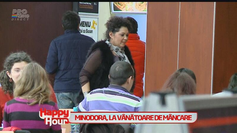 Minodora a ajuns să cerşească mâncare în mall! Află de ce a făcut asta şi ce reacţie au avut oamenii!