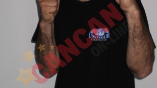 Boxer de top, paznic la discoteca sateasca
