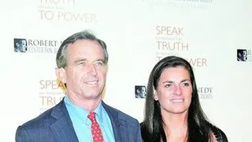 Sotia lui Robert Kennedy Jr. - parasita, falita si deprimata! S-a spanzurat in hambar
