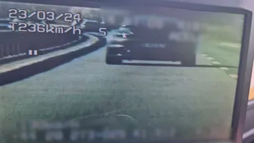 Polițiștii au oprit pe autostrada A1 un bolid care circula cu 236 km/h. Nu le-a venit să creadă când au văzut cine era