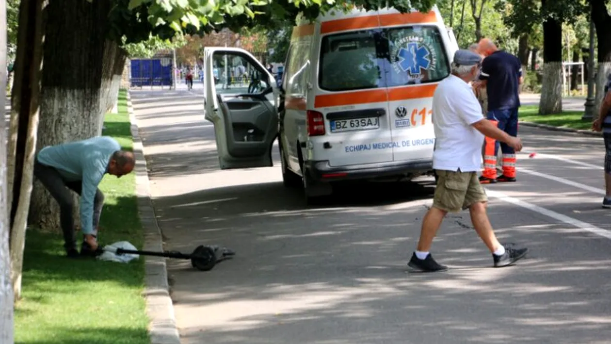 Șocant. Un bărbat din Buzău a murit după ce a fost lovit de o trotinetă electrică într-un parc