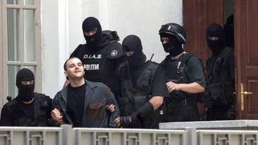 Legatura incredibila dintre cel mai sangeros criminal grec si o romanca! O fosta menajera vrea sa-l ajute sa devina calugar!