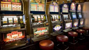 A pierdut toți banii la păcănele, după care a atacat casiera! Caz incredibil la Iași