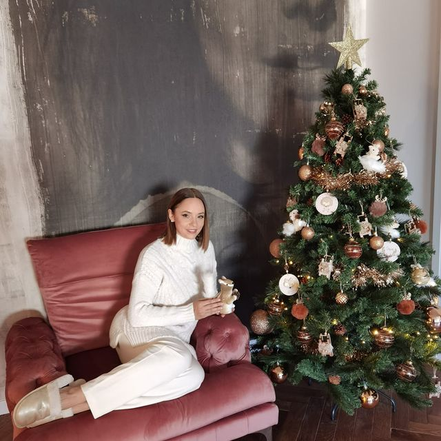 Mihaela Rădulescu sau Andreea Marin, cine căștigă bătălia "like-urilor"? Rivalitatea dintre cele două super-dive a depășit granițele offline-ului!