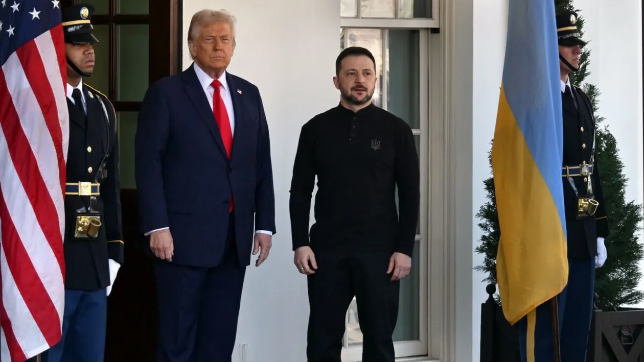 Cât costă bluza purtată de Volodimir Zelenski la întâlnirea cu Donald Trump. De ce refuză să poarte costume