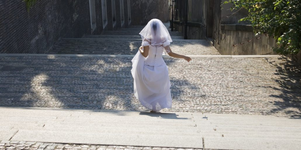 Mireasa din Răcari părăsită a doua zi după nuntă va primi despăgubiri în urma procesului