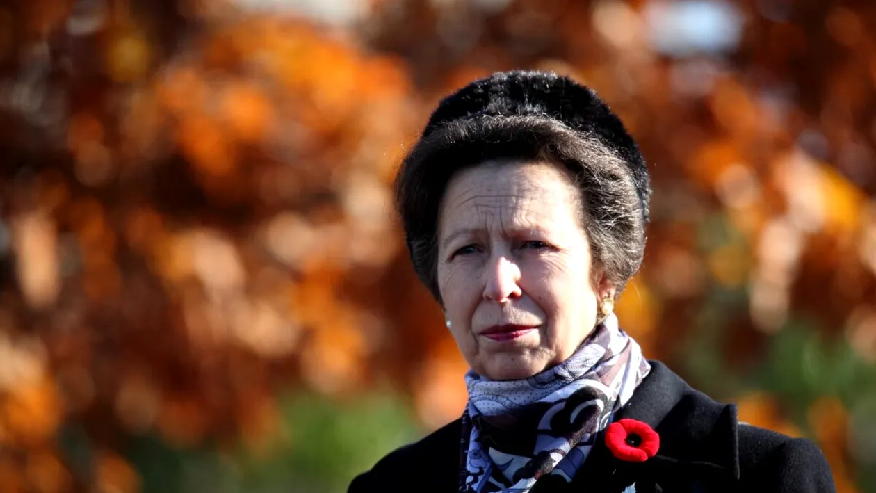 Prințul Andrew a fost vizitat de sora sa, Prințesa Anne, după ce a fost arestat. Ancheta privind implicarea sa în dosarul Epstein continuă