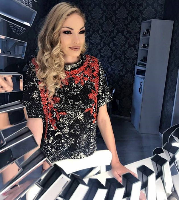 FOTO / Valentina Pelinel, surpriză neaşteptată de la Cristi Borcea, după ce nu a fost eliberat. Vedeta s-a mândrit în public cu gestul făcut de iubitul ei