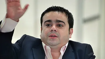 Adrian Minune nu se rusineaza nici de inaltimea sa, nici de greutate: Sunt un barbat prezentabil si aratos! Uite-l gol la mare!