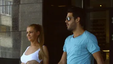 Sa se fi infiripat oare ceva? Cezara, transparenta si “mulata” la hotel! Costi, pazea, cel mai sexy grec a pus mana pe fata ta!