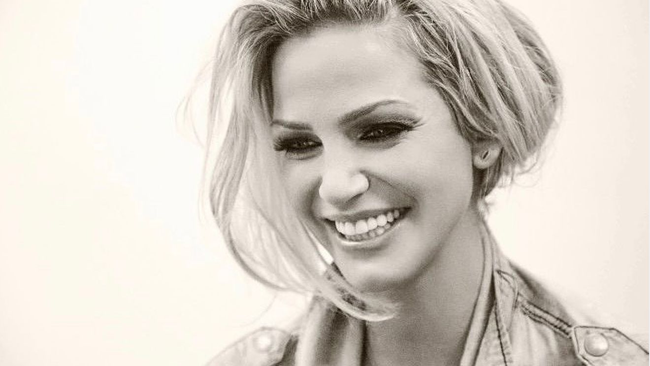 Sarah Harding a fost ucisă de o maladie cumplită! Celebra artistă, membră a trupei Girls Aloud, avea doar 39 de ani!