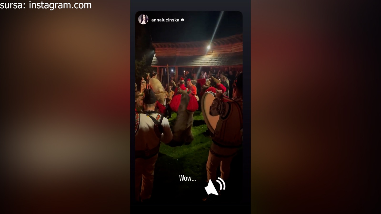 Imagini spectaculoase de la party-ul miliardarilor! Îmbrăcați în împărați, războinici medievali, prinți și prințese, invitații lui Musk în România s-au dezlănțuit!