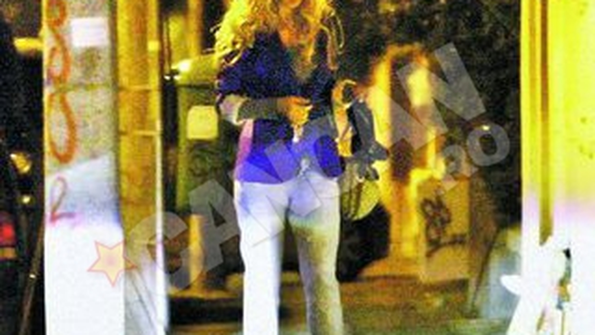 Andreea Balan, o Cenusareasa in miez de noapte! Se prezinta in fata "printului" Keo cu pantofii in mana