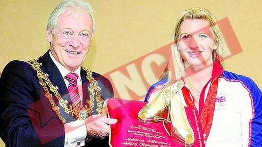 Englezoaica Rebecca Adlington, primita ca o printesa acasa