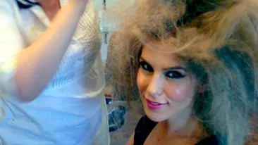 Corina, aparitie de senzatie la M-a facut mama artist! Uite ce rochie deosebita a purtat!