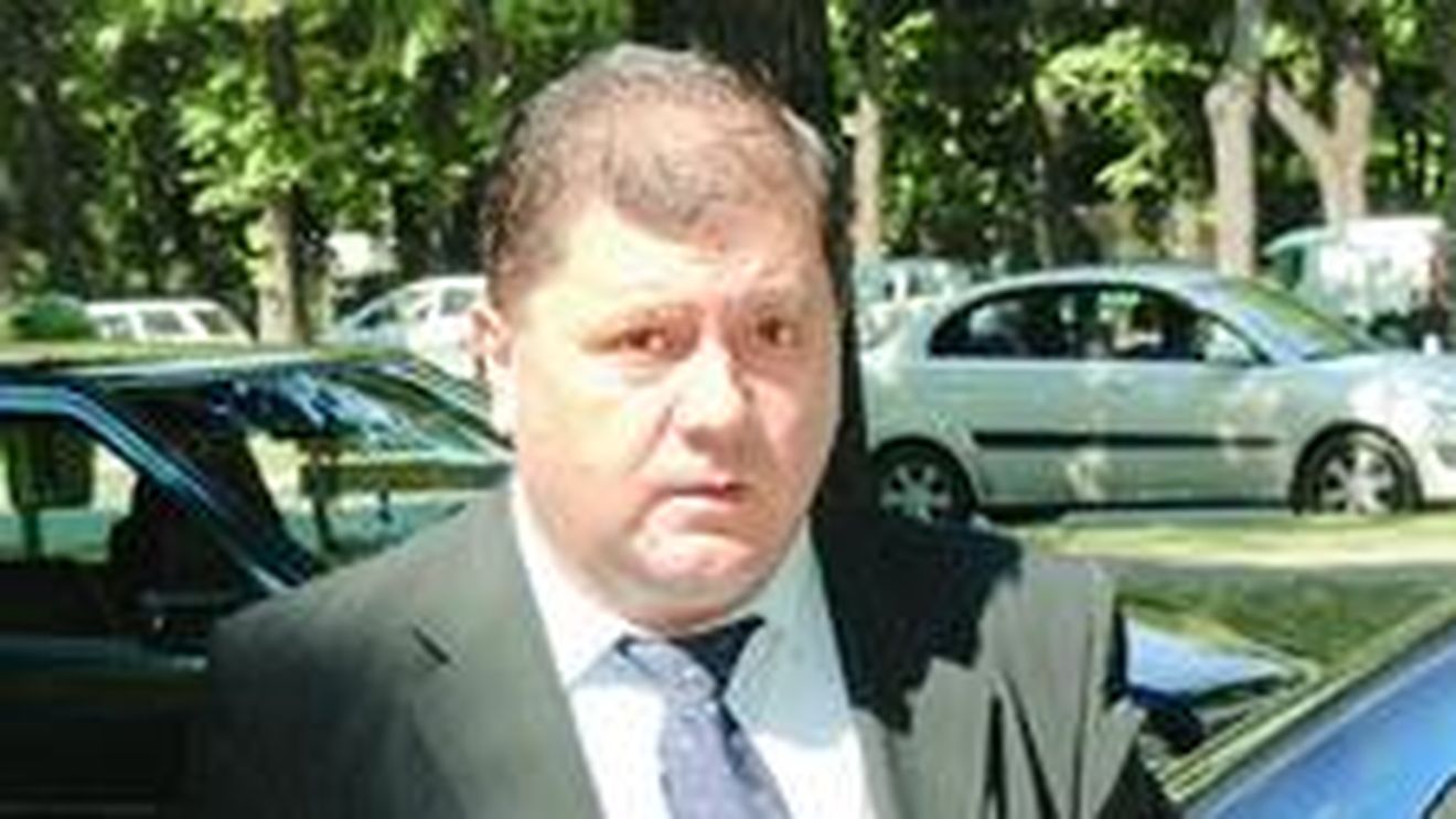 Deputatul Semcu petrece concedii de vis pe bani publici