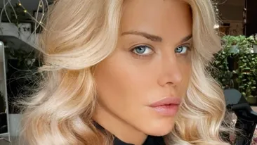 Loredana Groza a comis-o din nou. Ținuta super-sexy în care l-a așteptat pe Moș Nicolae | FOTO