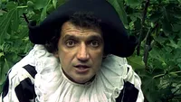 Îl mai știi pe celebrul Arlechino din anii '90? Cum arată acum Mihai Gruia Sandu și din ce își câștigă existența