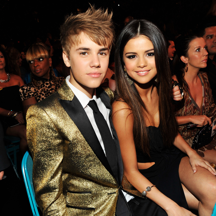 Selena Gomez s-a ras în cap! Fotografia care i-a lăsat fără cuvinte pe fani