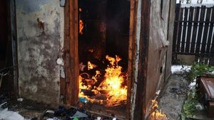 Tragedie. O familie din Moinești se zbate între viață și moarte, în urma unui incendiu care le-a ars casa și toată averea.