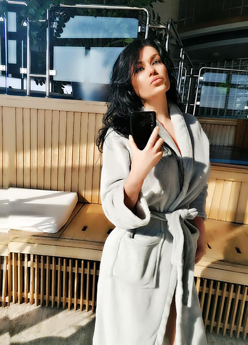 Simona Sensual ascultă muzică religioasă și atunci când merge la sala de fitness (Foto: Instagram)