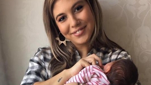 Cine va fi naşa de botez a fetiţei lui SORE? Este o cântăreaţă cunoscută de la noi