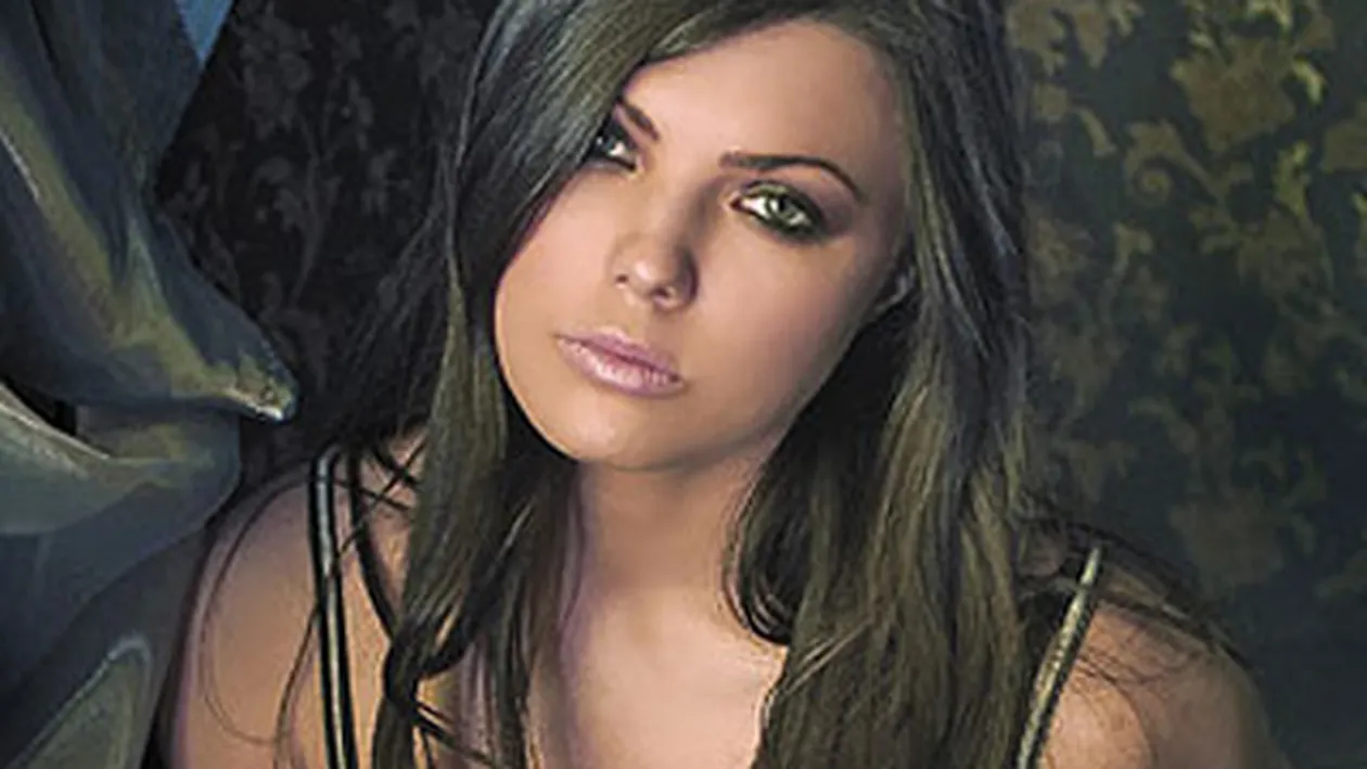 Paula Seling se imbracă foarte prost! Îmi sângerează ochii, m-am îmbolnăvit cu lipsa ei de stil. Vezi cine spune asta