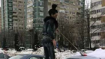 Cum deszapezesti corect o masina de zeci de mii de euro! O fitoasa din Bucuresti ofera dovada suprema de snobism