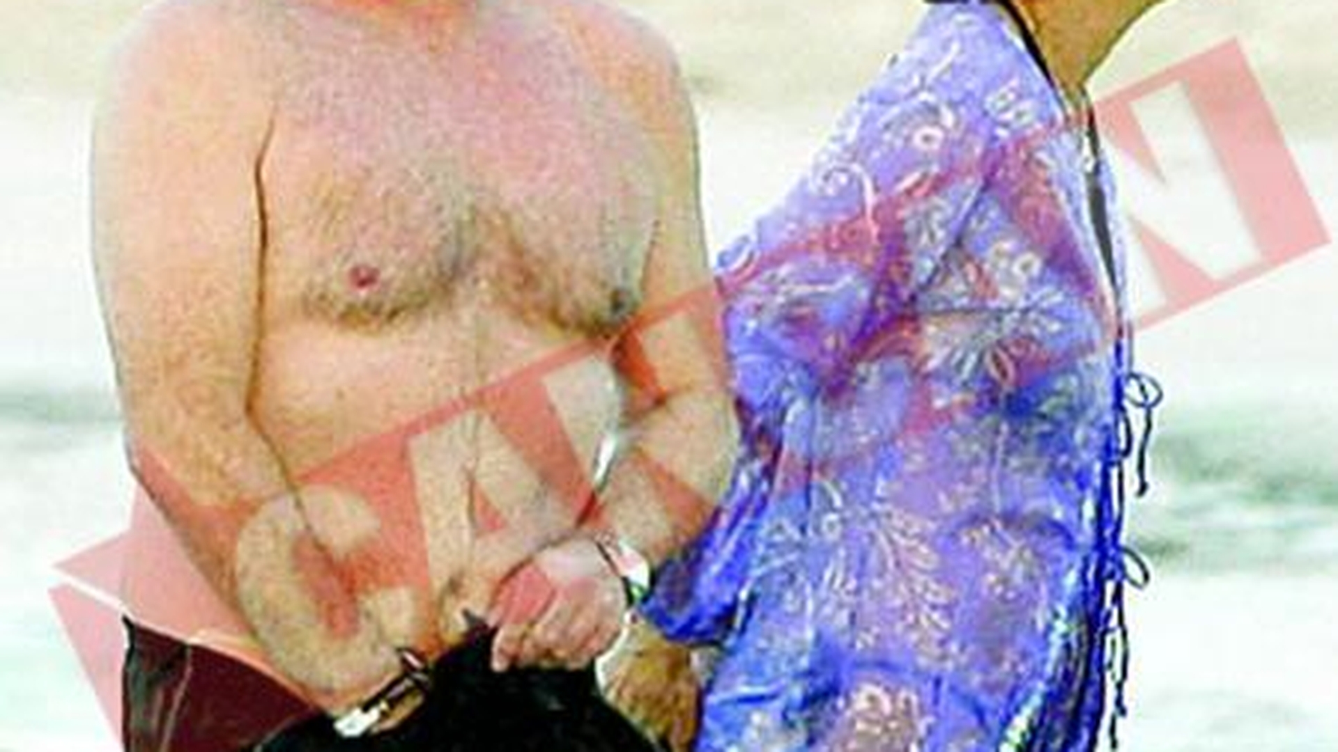 Prins cu mana in slip
