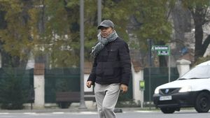 Milionarul Turcu dă bice muncitorilor de la ”Arcul de Triumf” Le-a făcut ”flagrant” angajaţilor, pe şantier, la 7 dimineaţa!