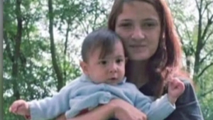 Ea este Anamaria, tânăra de 18 ani care a dispărut împreună cu bebelușul ei. Apelul disperat al familiei