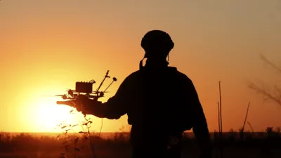 Un singur sat se află între forțele ruse și aproximativ 700.000 de civili din Zaporojie. Moscova trimite două divizii aeropurtate de elită pentru a-l cuceri