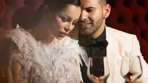 Brigitte vinde apartamentul de la malul mării. Care este adevăratul motiv