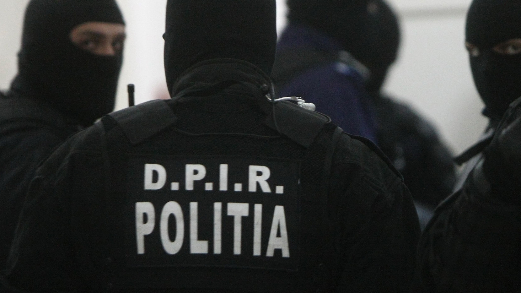 Percheziţii în Bucureşti şi două judeţe! Cine sunt suspecţii acuzaţi de înşelăciune