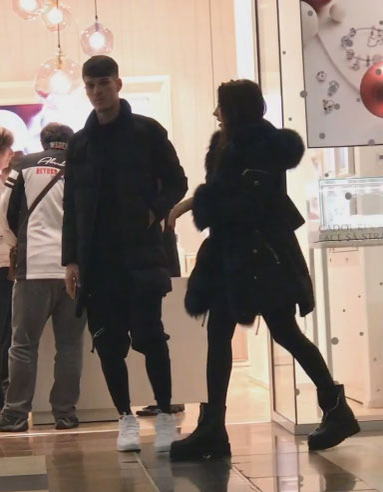 Dennis Man i-a cumpărat, deja, inelul iubitei sale